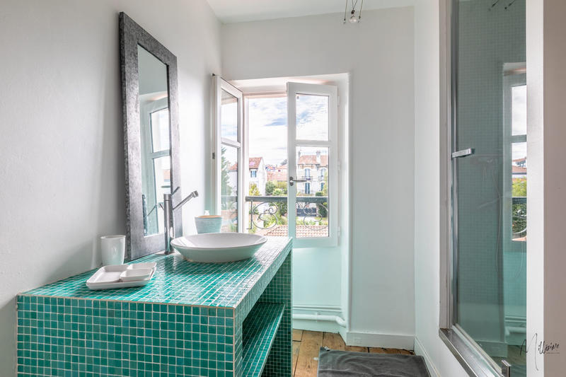 Maison - 289 m² - 10 pièces