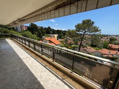 Appartement - 96 m² - 3 pièces