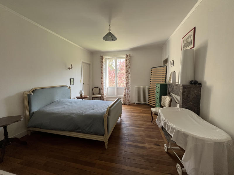 Maison - 408 m² - 13 pièces