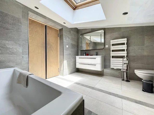 Châlet - 200 m² - 6 pièces