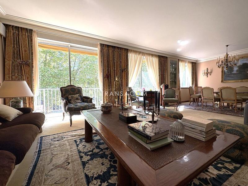 Appartement - 173 m² - 7 pièces