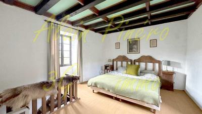 Maison - 184 m² - 10 pièces