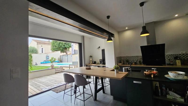 Maison - 224 m² - 6 pièces