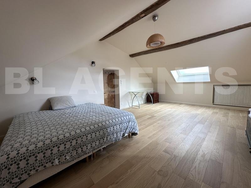 Maison - 255 m² - 10 pièces