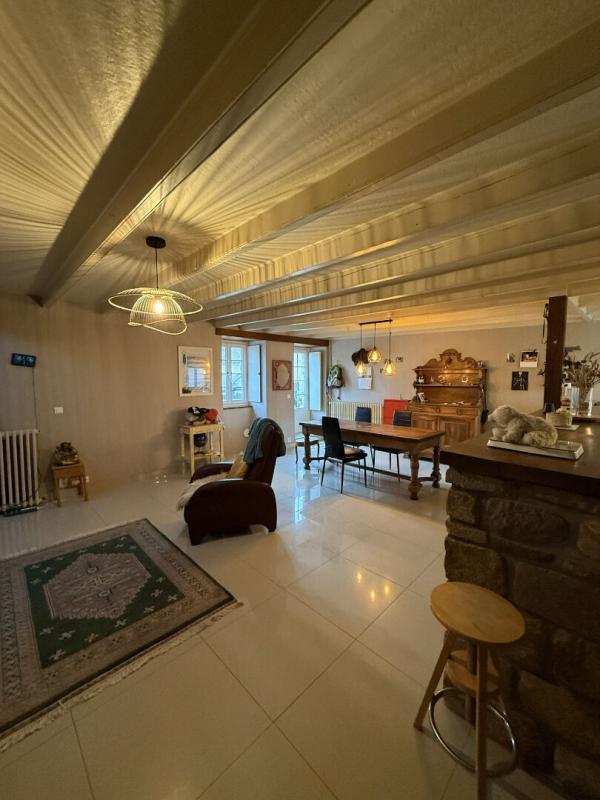 Maison - 160 m² - 8 pièces