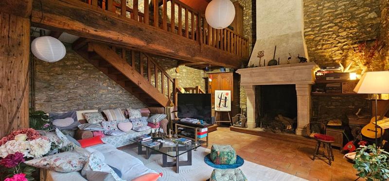 Propriété - 238 m² - 5 pièces