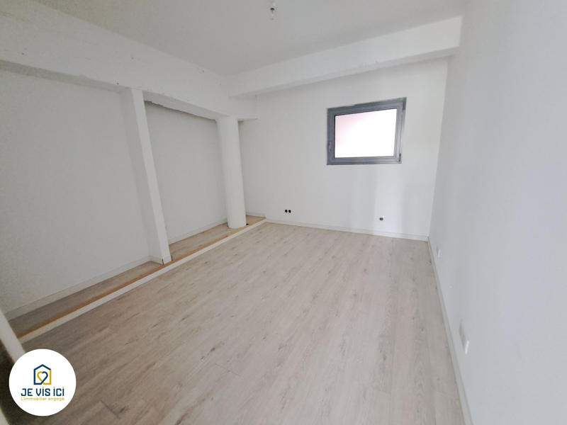 Loft - 92 m² - 5 pièces