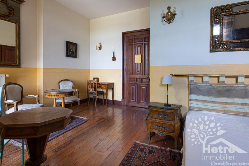 Propriété - 641 m² - 12 pièces