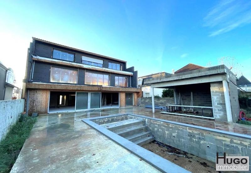 Maison - 98 m² - 4 pièces