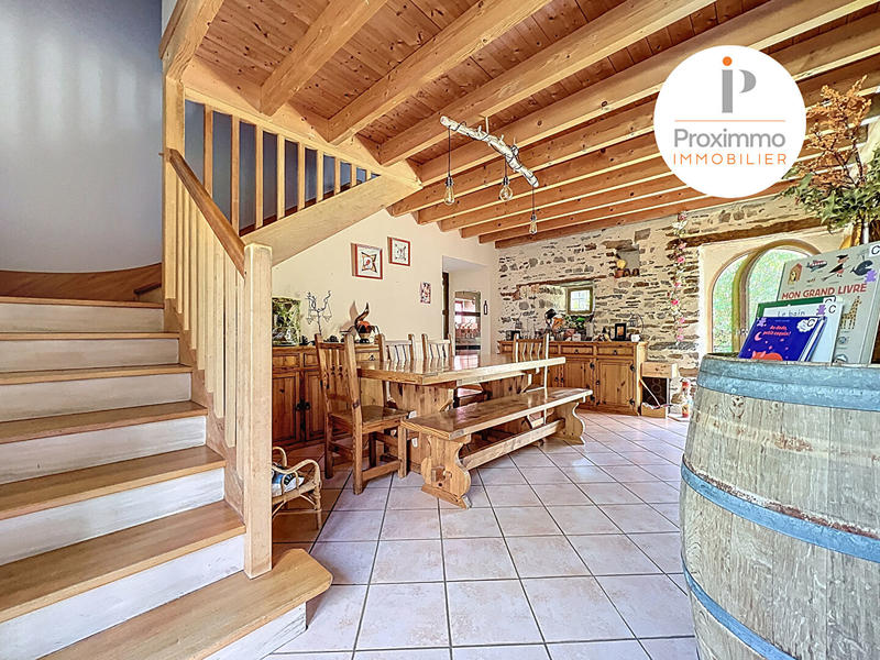 Maison - 199 m² - 8 pièces