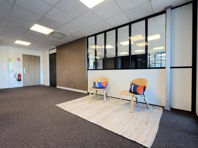 Bureau - 64 m² - 6 pièces