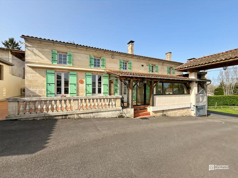 Maison - 155 m² - 9 pièces