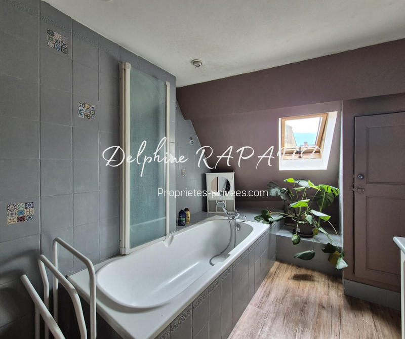 Maison - 168 m² - 7 pièces