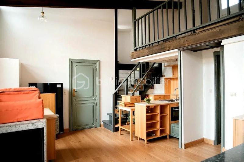 Studio - 123 m² - 5 pièces