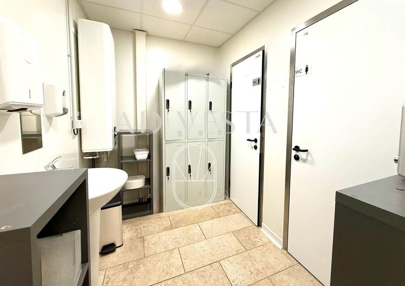 Local commercial - 203 m² - 2 pièces
