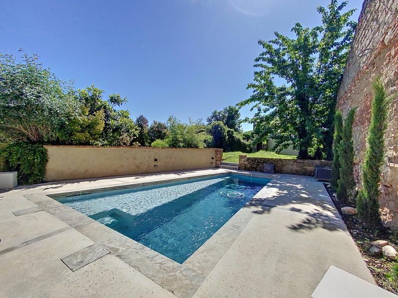 Maison - 263 m² - 7 pièces