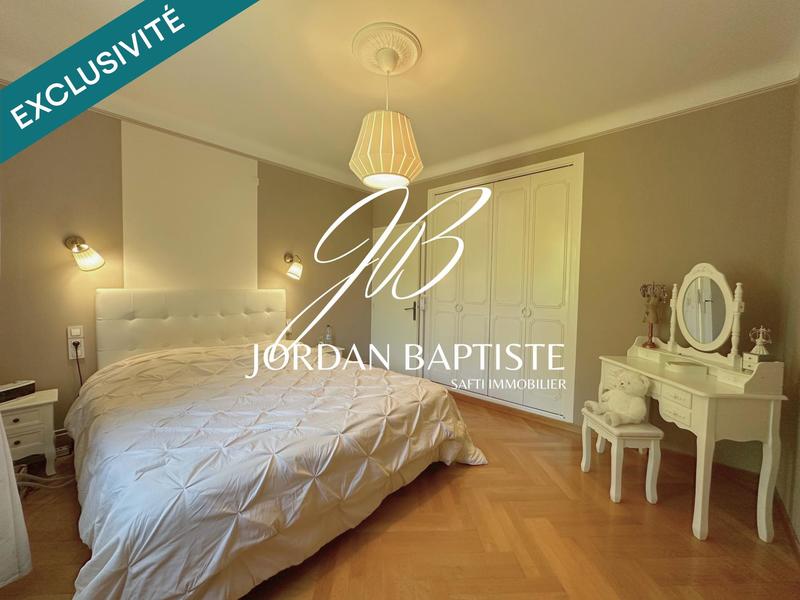 Maison - 250 m² - 12 pièces