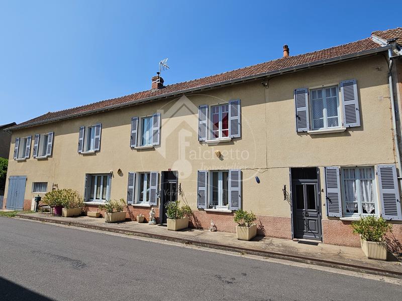 Maison de village - 238 m² - 10 pièces