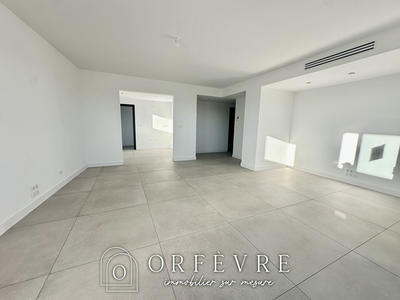 Appartement - 90 m² - 3 pièces