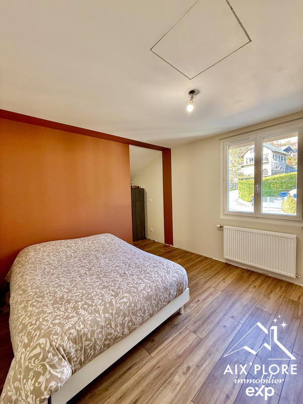 Maison traditionnelle - 121 m² - 6 pièces