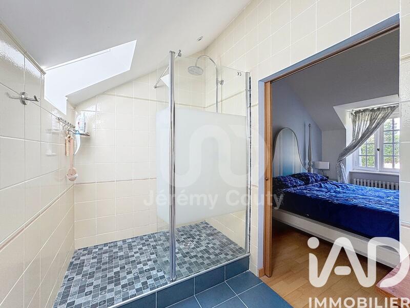 Maison - 332 m² - 12 pièces