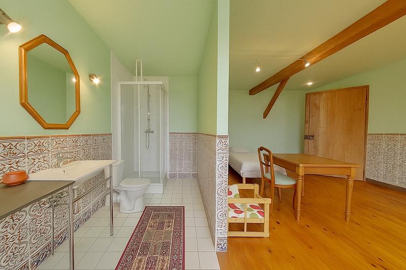 Maison - 235 m² - 8 pièces