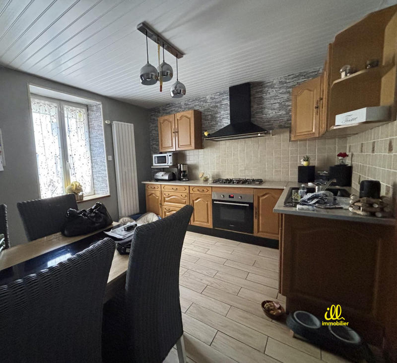 Maison - 135 m² - 8 pièces