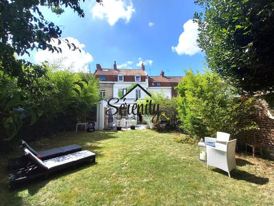 Maison - 200 m² - 9 pièces