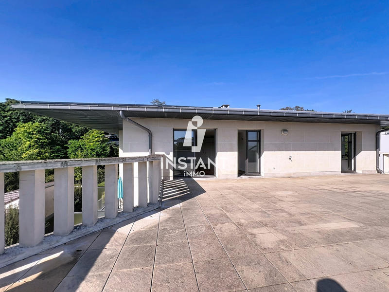 Appartement - 120 m² - 6 pièces