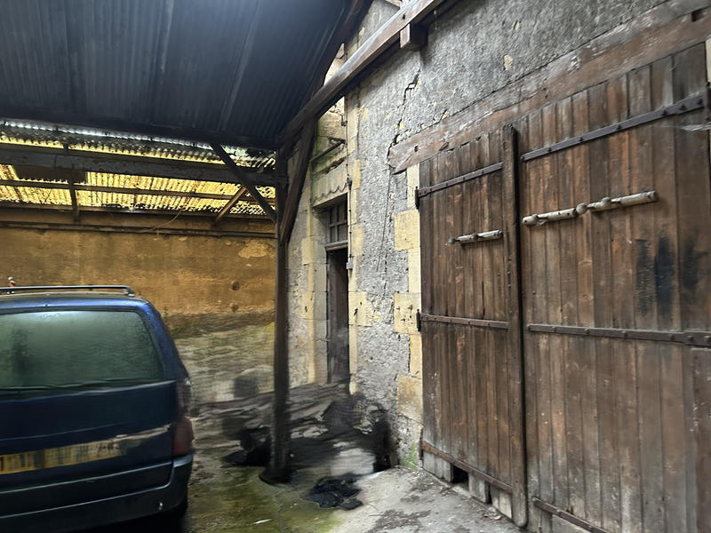 Maison - 240 m² - 15 pièces