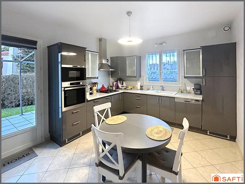 Maison - 170 m² - 7 pièces