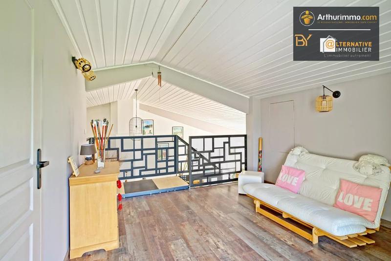 Maison - 260 m² - 9 pièces