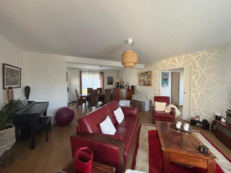 Maison - 140 m² - 5 pièces