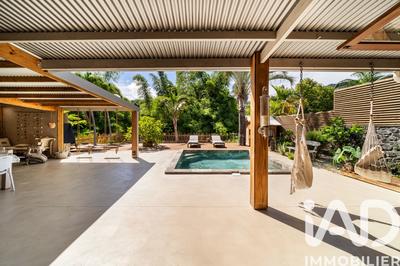 Maison - 255 m² - 8 pièces