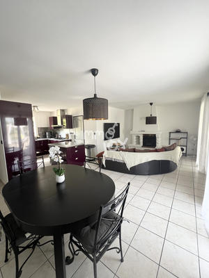 Maison - 163 m² - 5 pièces