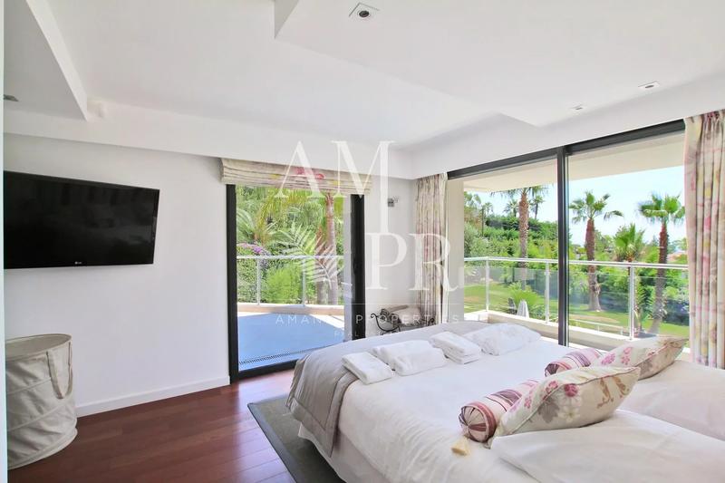 Villa - 230 m² - 8 pièces