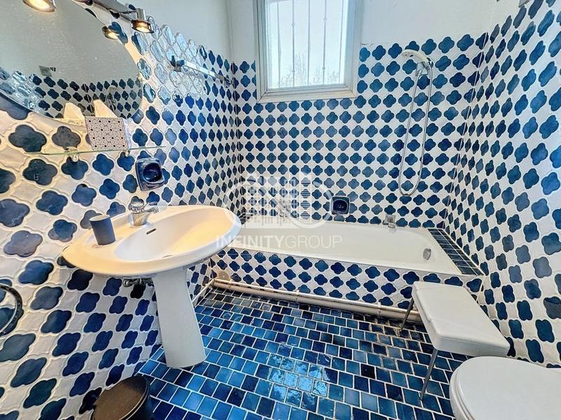 Propriété - 340 m² - 6 pièces