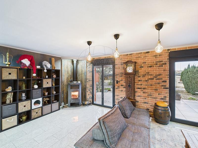 Maison - 180 m² - 8 pièces