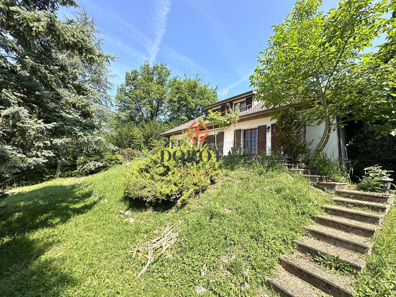 Maison - 182 m² - 9 pièces