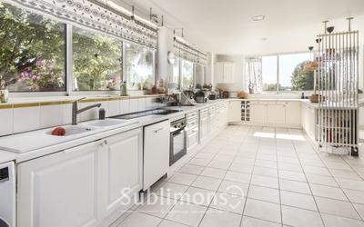 Maison ancienne - 366 m² - 8 pièces