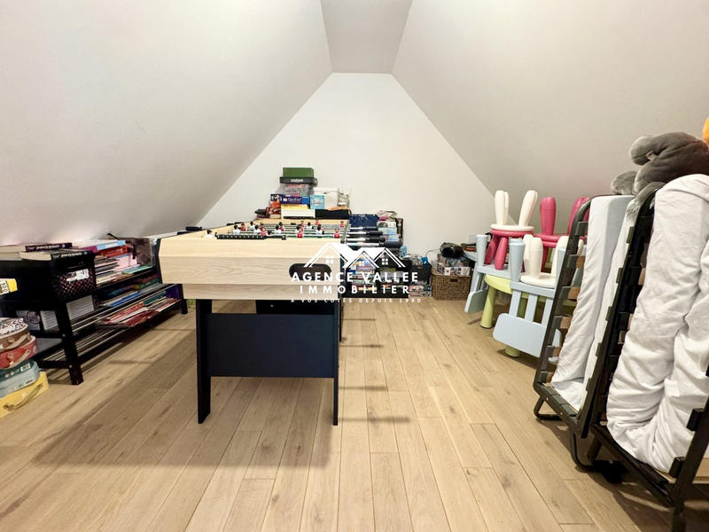 Maison - 280 m² - 8 pièces