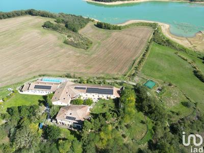 Local commercial - 1 828 m²