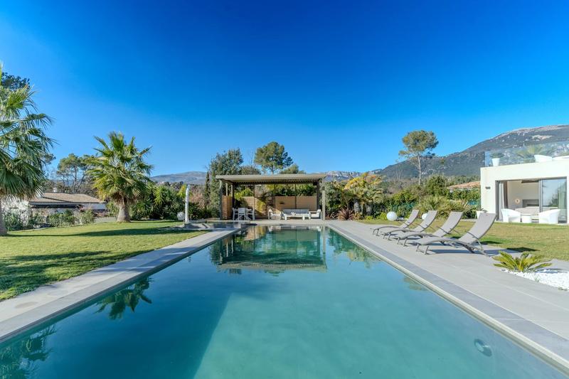 Villa - 275 m² - 7 pièces