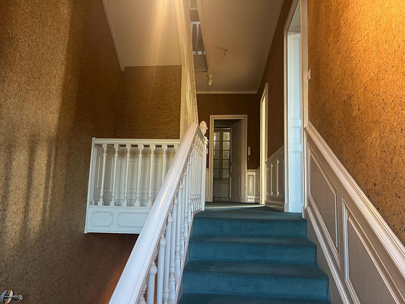 Maison - 211 m² - 6 pièces