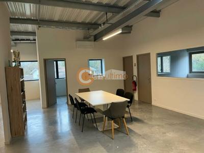 Local d'activité / Entrepôt - 300 m²