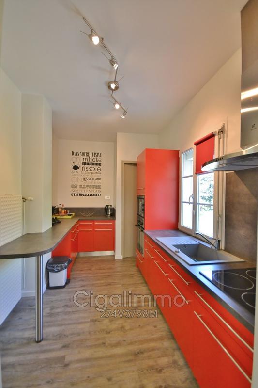 Villa - 200 m² - 9 pièces