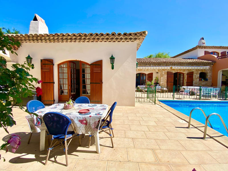 Maison - 287 m² - 9 pièces