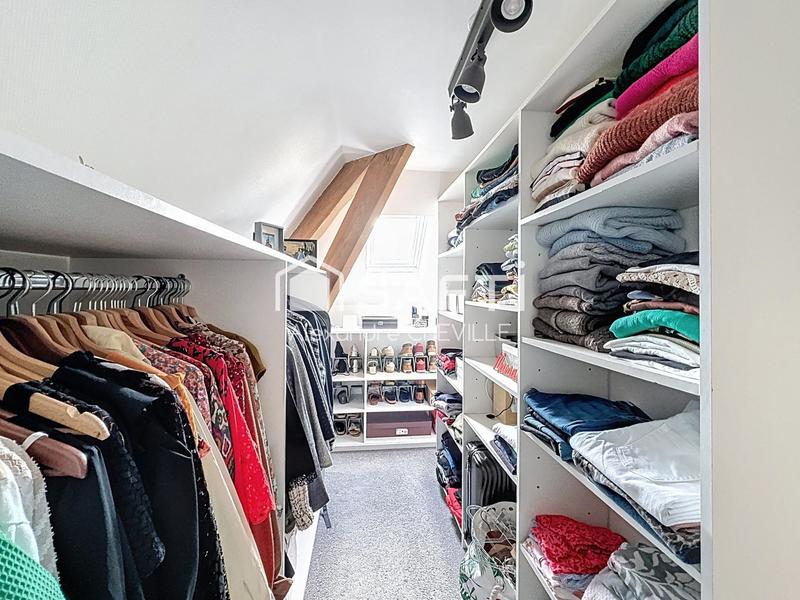 Maison - 189 m² - 6 pièces