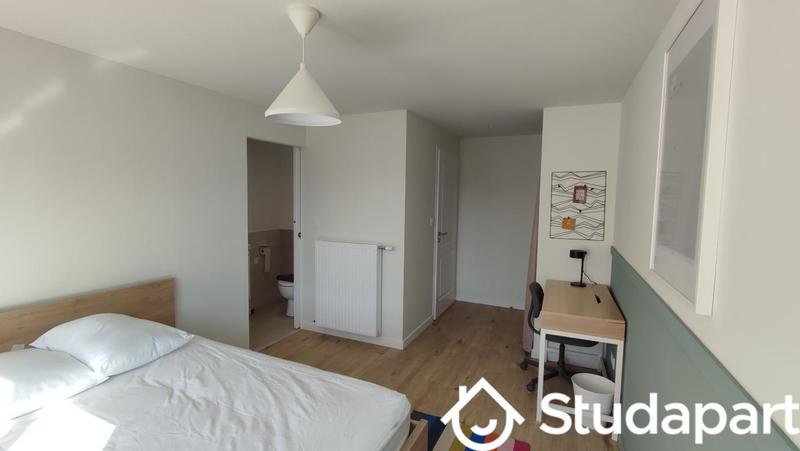Chambre - 11 m² - 1 pièce