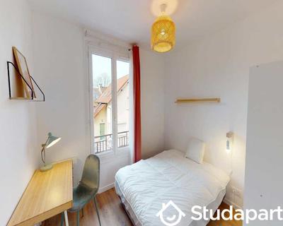 Chambre - 95 m² - 1 pièce